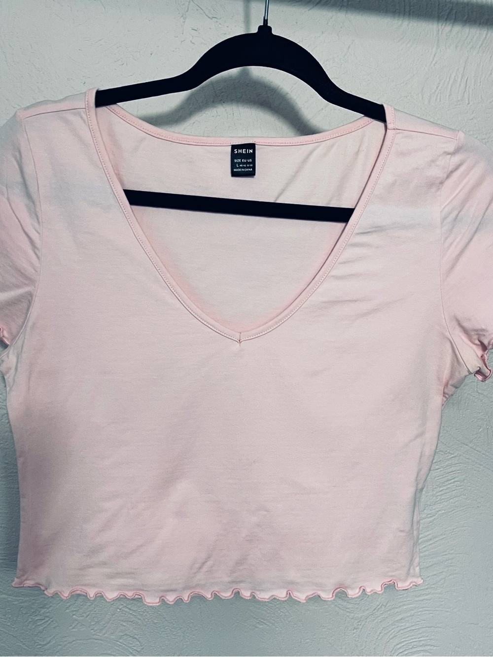 SHEIN Pale Pink V-Neck Short Sleeve Ruffle Hem Crop Top